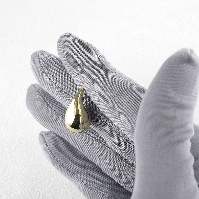 18金 ピアス ドロップ レディース 片耳 大ぶり つゆ 雫 ゴールド 18k ピアス イエローゴールドk18 おしゃれ 人気 女性 あすつく 送料無料 セール saleの画像
