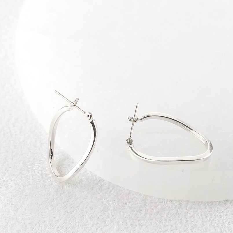 プラチナ フープピアス レディース 普段使い pt900 ピアス フープ ペア 大ぶり ウェーブ シンプル おしゃれ 人気 あすつく 送料無料 セール saleの画像
