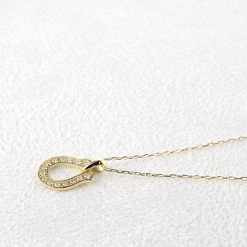 18金 馬蹄 ネックレス ダイヤモンド ペンダントトップ レディース チェーン ゴールド 18k トップ ホースシュー 蹄鉄 シンプル あすつく 送料無料 セール saleの画像