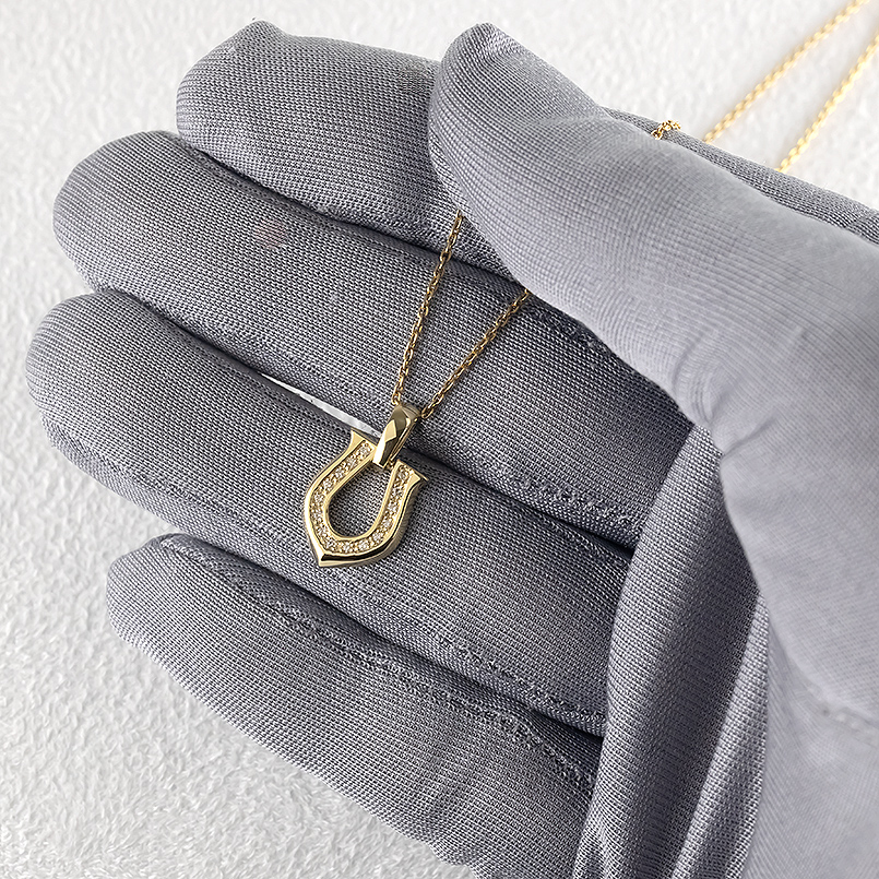 18金 ネックレス トップ ダイヤモンド 馬蹄 メンズ チェーン ゴールド 18k ペンダントトップ ホースシュー 蹄鉄 シンプル 送料無料 セール saleの画像
