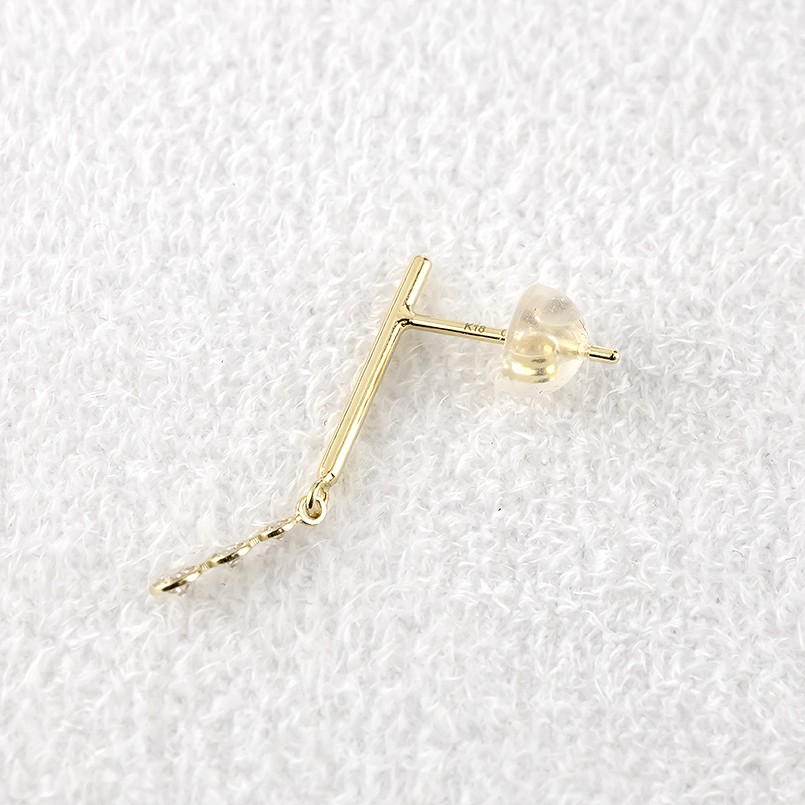 18金 ダイヤモンド ピアス 片耳 レディース 揺れる ゴールド 18k 簡単装着 ゆれる ロングピアス ダイヤ スリーストーン シンプル あすつく 送料無料 セール saleの画像
