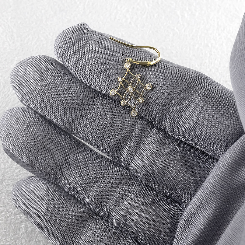 18金 ピアス ペア ダイヤモンド 揺れる ゆれる ゴールド 18k ダイヤ 金 シンプル おしゃれ 人気 イエローゴールド 男女兼用 あすつく 送料無料 セール saleの画像