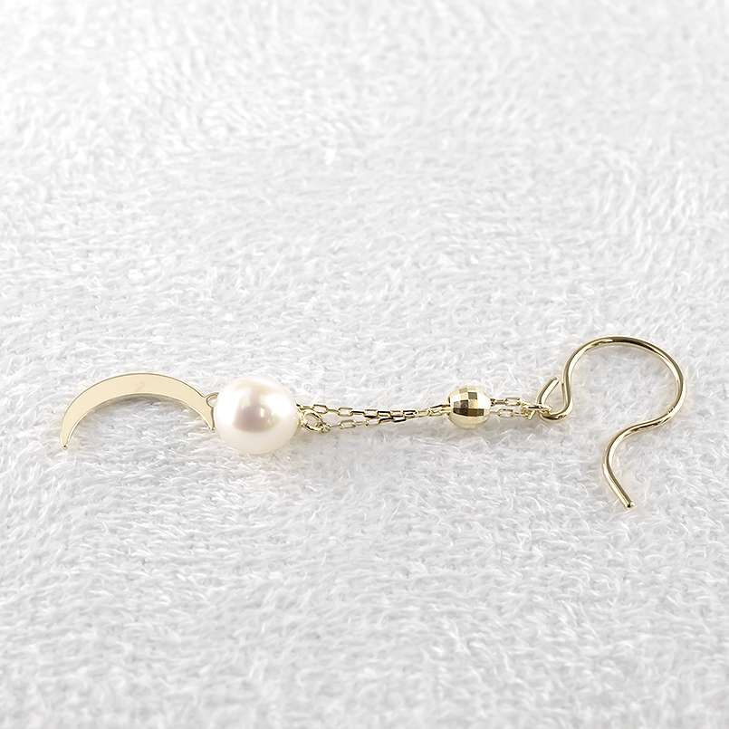 18金 ピアス ペア パール 月 揺れる ゆれる ゴールド 18k アコヤ あこや真珠 フォーマル 本真珠 金 シンプル 三日月 ミラーボール 男女兼用 あすつく 送料無料の画像