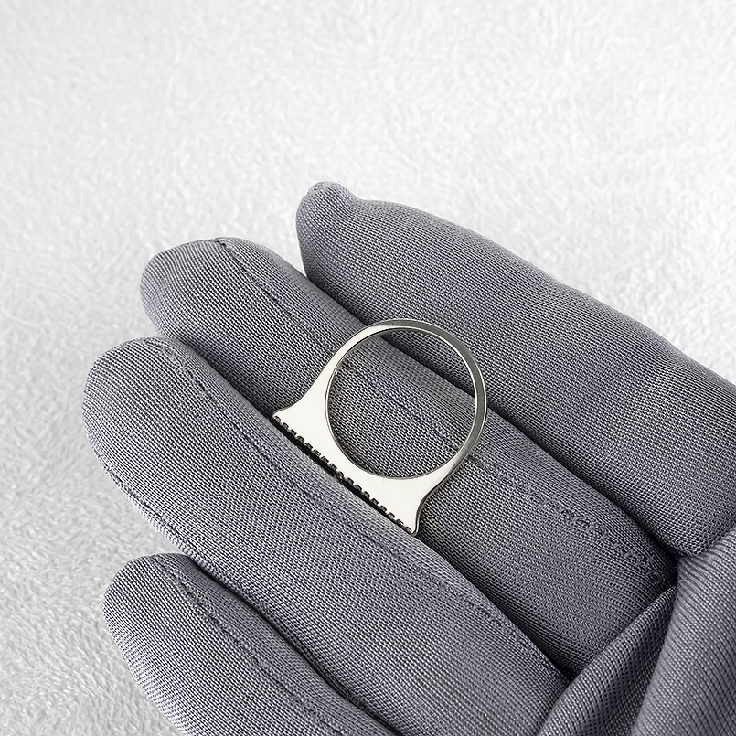 プラチナ リング レディース ダイヤモンド 0.14ct 細め pt900 一文字リング ストレート シンプル ピンキーリング 婚約指輪 おしゃれ 人気 送料無料 セール saleの画像