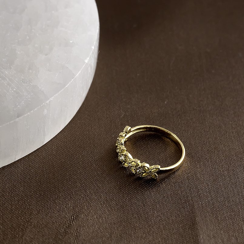 18金 リング レディース 5号 ダイヤモンド 0.12ct ゴールド 18k 花 フラワー ミル打ち ピンキーリング 婚約指輪 おしゃれ 人気 あすつく 送料無料 セール saleの画像