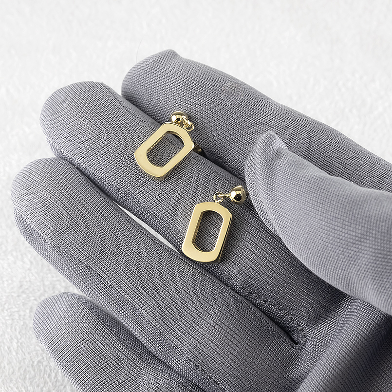 18金 ピアス ペア レディース 揺れる ゆれる ゴールド 18k 普段使い オフィス フォーマル イエローゴールドk18 シンプル おしゃれ あすつく 送料無料 セールの画像