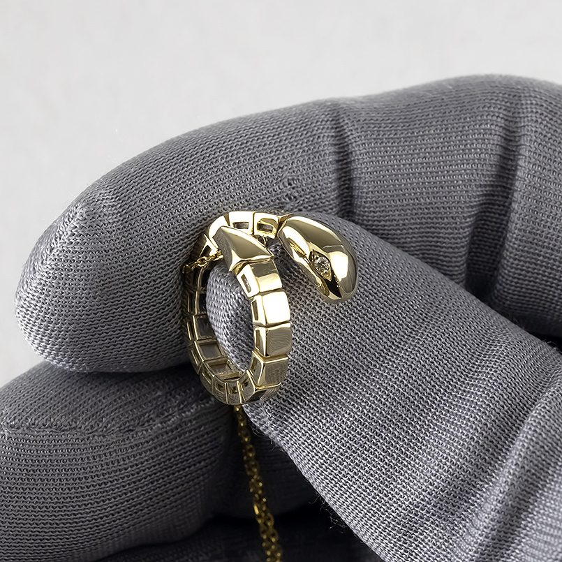 18金 ネックレス ダイヤモンド 蛇 スパイラル レディース ペンダントトップ お守り ゴールド 18k トップ へび ヘビ スネーク あすつく 送料無料 セール saleの画像