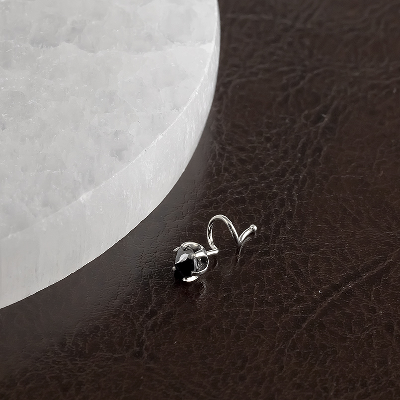 プラチナ ピアス レディース ブラックダイヤモンド 0.3ct 片耳 pt900 つけっぱなし 簡単装着 キャッチのいらないピアス キャッチナッシャー あすつく 送料無料の画像