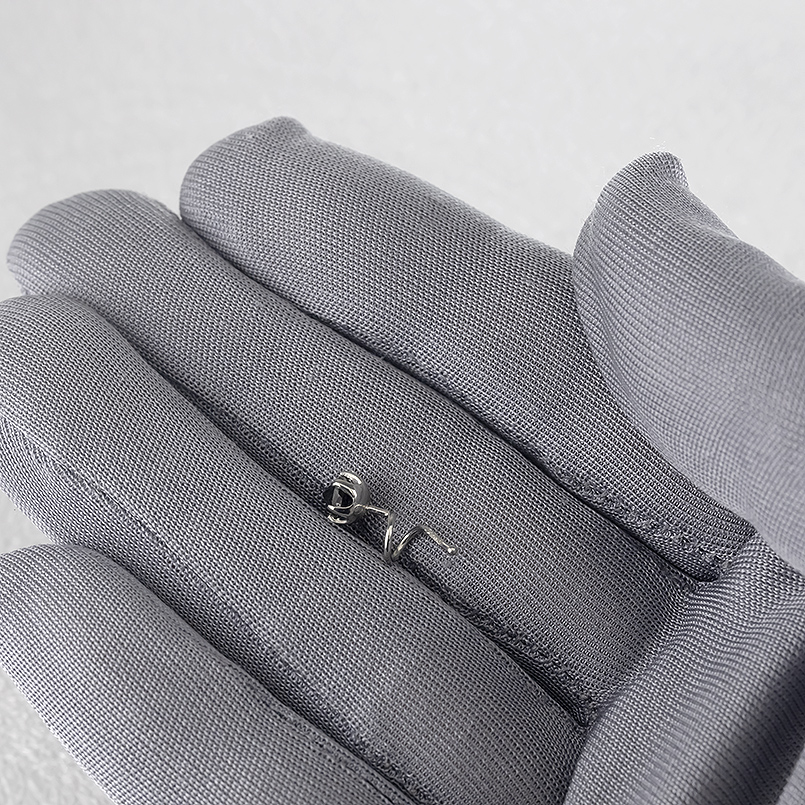 プラチナ ピアス レディース ブラックダイヤモンド 0.3ct 片耳 pt900 つけっぱなし 簡単装着 キャッチのいらないピアス キャッチナッシャー あすつく 送料無料の画像