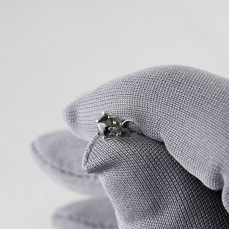 プラチナ ピアス レディース ブラックダイヤモンド 0.3ct 片耳 pt900 つけっぱなし 簡単装着 キャッチのいらないピアス キャッチナッシャー あすつく 送料無料の画像