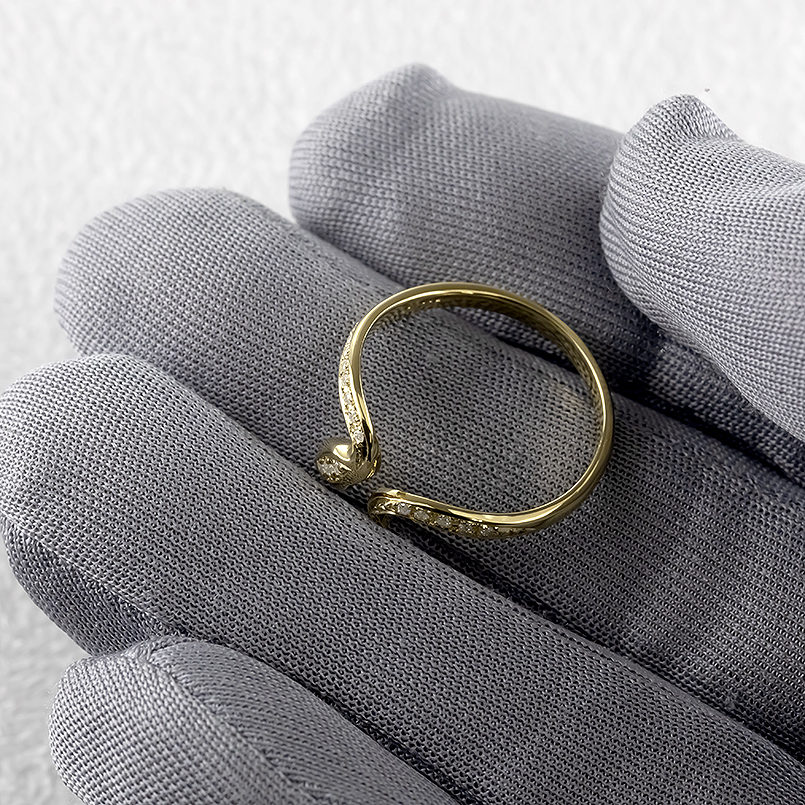 18金 リング 蛇 ダイヤモンド メンズ お守り ゴールド 18k 金 指輪 へび ヘビ スネーク ピンキーリング 婚約指輪 シンプル 巳年 送料無料 セール saleの画像