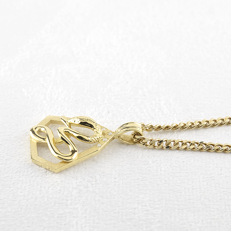 ジュエリー工房アトラス 18金 ネックレス 蛇 ダイヤモンド 0.05ct