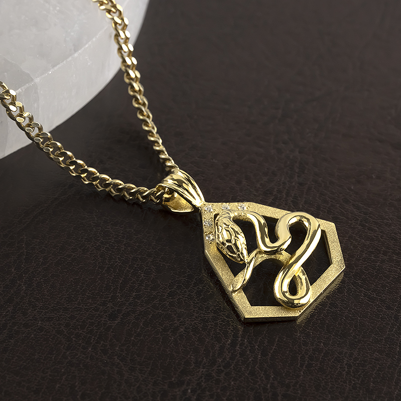 ゴールド ネックレス 蛇 ダイヤモンド 0.05ct ペンダントトップ 大ぶり お守り イエローゴールド 10k ヘビ スネーク 巳年 喜平 七角形 人気 男女兼用 送料無料の画像