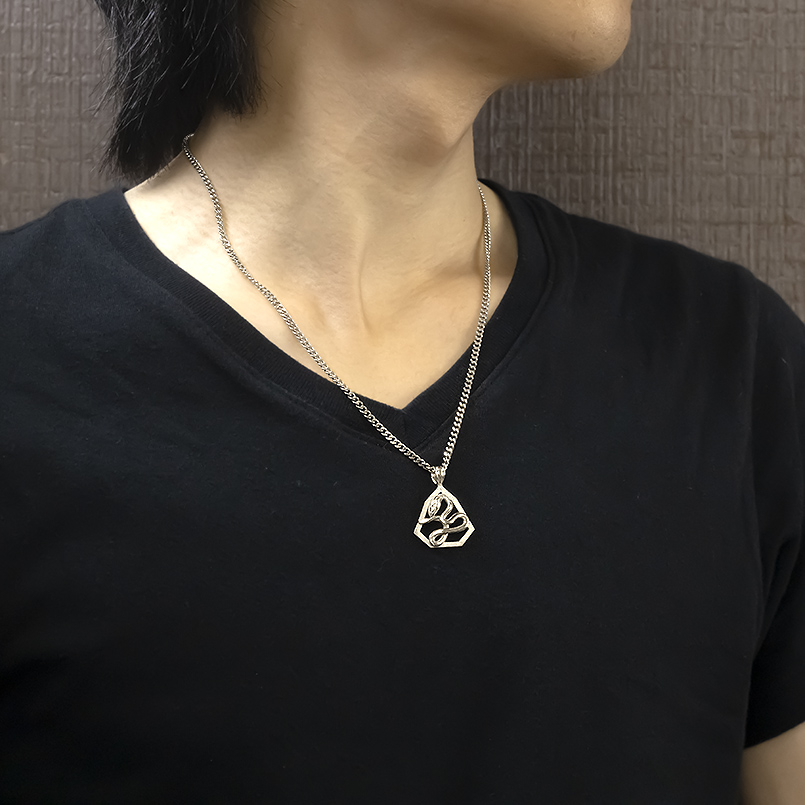 プラチナ ネックレス 蛇 ダイヤモンド 0.05ct ペンダントトップ 大ぶり お守り pt900 へび ヘビ スネーク 巳年 喜平 七角形 人気 おしゃれ 男女兼用 送料無料の画像