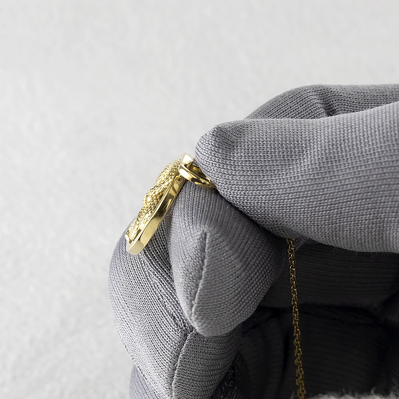 18金 ネックレス 蛇 ダイヤモンド 0.01ct ペンダントトップ 大振り お守り ゴールド 18k へび ヘビ スネーク 巳年 人気 おしゃれ 男女兼用 送料無料 セール saleの画像