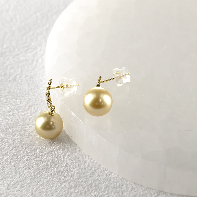 18金 ピアス パール 真珠 ダイヤモンド ペア レディース 揺れる ゆれる ゴールド 18k フォーマル 南洋白蝶貝 ゴールデンパール あすつく 送料無料 セール saleの画像