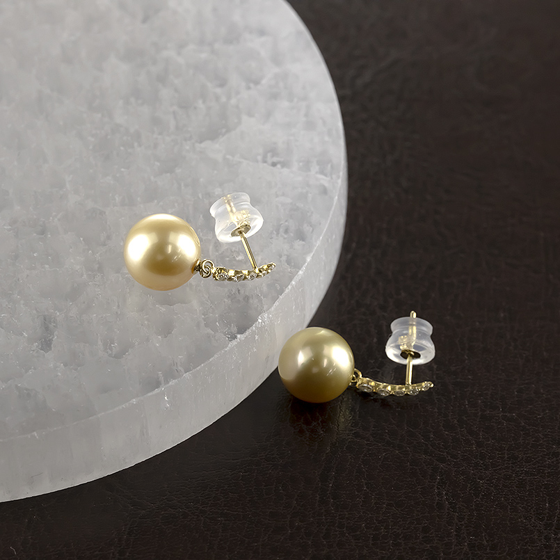 18金 ピアス パール 真珠 ダイヤモンド ペア レディース 揺れる ゆれる ゴールド 18k フォーマル 南洋白蝶貝 ゴールデンパール あすつく 送料無料 セール saleの画像