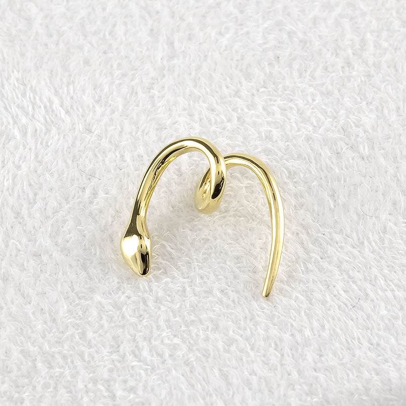 18金 蛇 ピアス 15G 片耳 レディース ゴールド 18k つけっぱなし 簡単装着 へび ヘビ キャッチのいらないピアス キャッチナッシャー 巳年 送料無料 セール saleの画像
