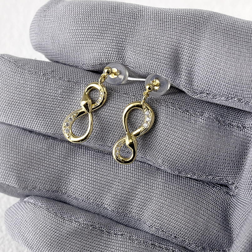 18金 蛇 ピアス ダイヤモンド ペア インフィニティ お守り レディース ゴールド 18k へび ヘビ スネーク シンプル 人気 おしゃれ 巳年 送料無料 セール saleの画像