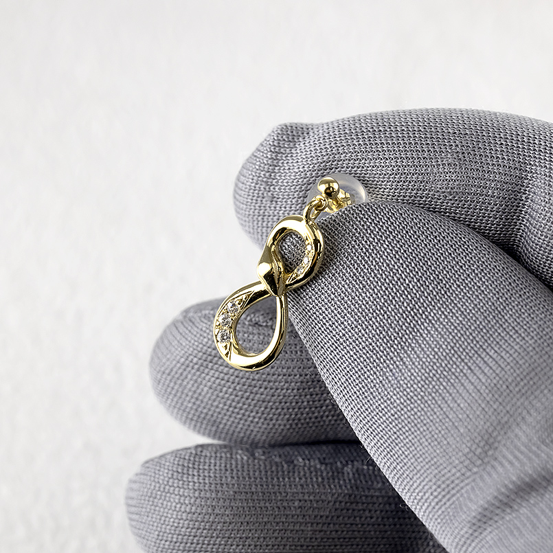 18金 蛇 ピアス ダイヤモンド 片耳 インフィニティ 選べる デザイン お守り メンズ ゴールド 18k へび ヘビ スネーク 人気 巳年 送料無料 セール saleの画像