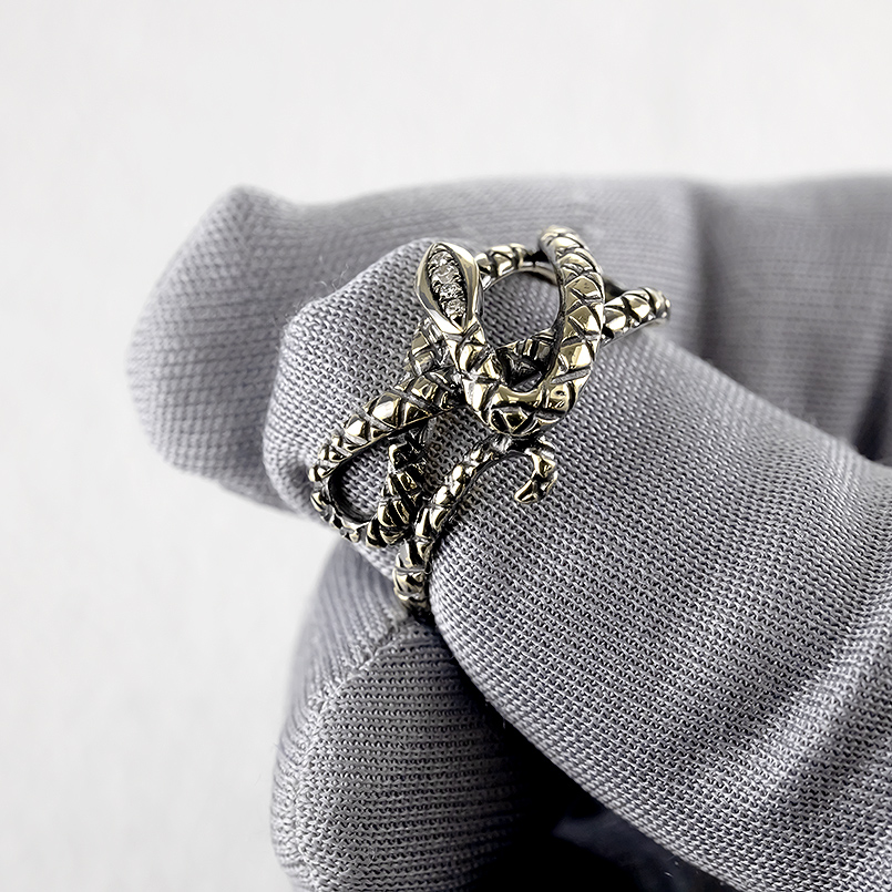 ジュエリー工房アトラス 18金 リング 蛇 ダイヤモンド 0.025ct 