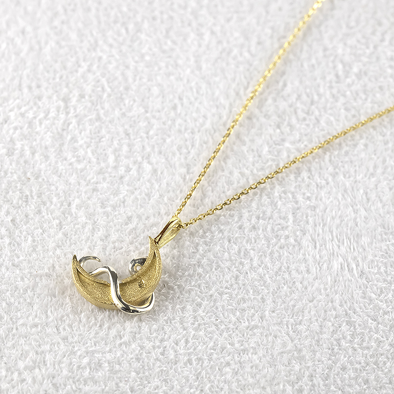 プラチナ 18金 ネックレス 蛇 月 レディース ペンダントトップ コンビ pt900 ヘビ スネーク 三日月 ムーン ゴールド 18k トップ 送料無料 セール saleの画像