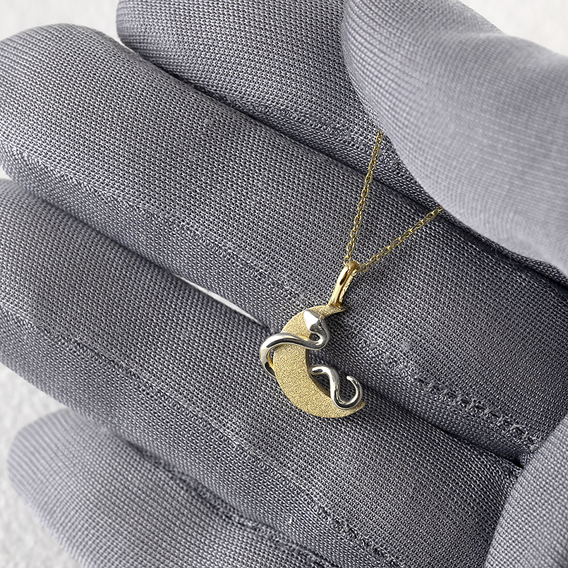 プラチナ 18金 ネックレス 蛇 月 レディース ペンダントトップ コンビ pt900 ヘビ スネーク 三日月 ムーン ゴールド 18k トップ 送料無料 セール saleの画像
