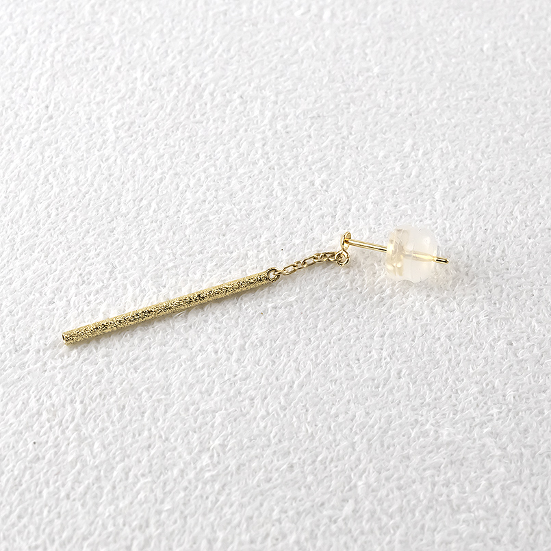 18金 ピアス ペア レディース バー 揺れる ゆれる ゴールド 18k パイプ オフィス フォーマル イエローゴールドk18 シンプル おしゃれ あすつく 送料無料 セールの画像