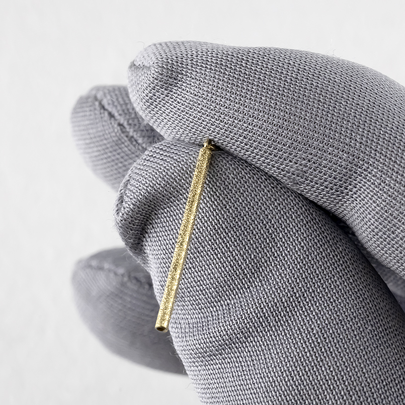 18金 ピアス ペア レディース バー 揺れる ゆれる ゴールド 18k パイプ オフィス フォーマル イエローゴールドk18 シンプル おしゃれ あすつく 送料無料 セールの画像