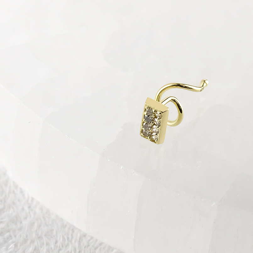 ジュエリー工房アトラス 18金 ピアス ダイヤモンド ライトブラウン