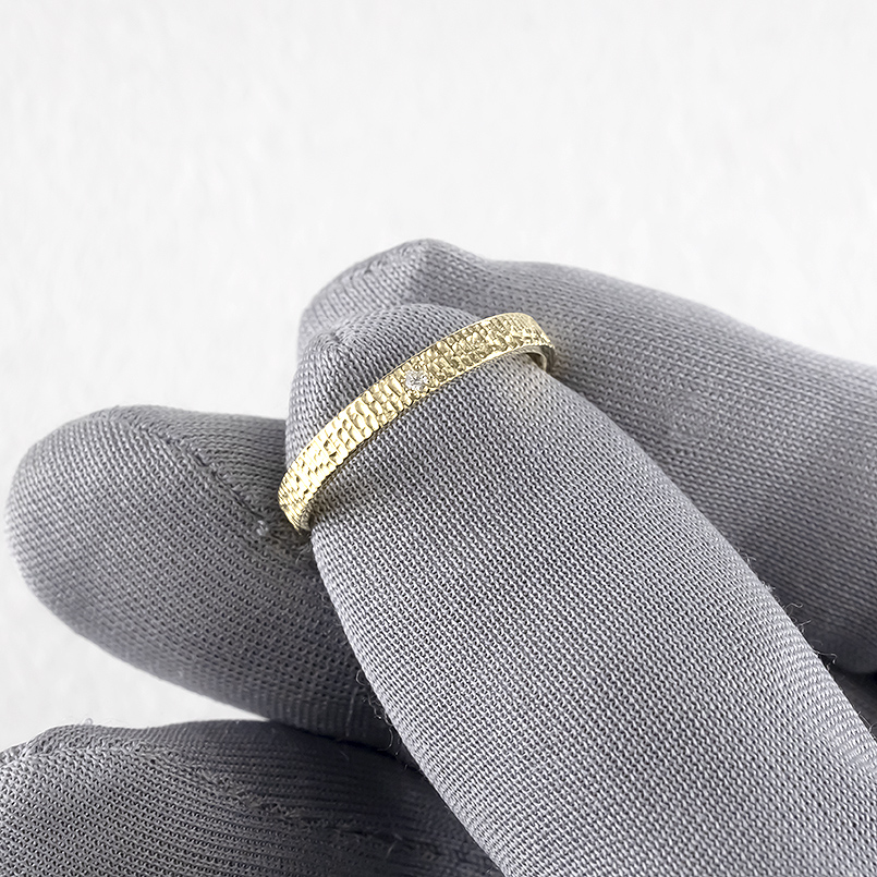 18金 リング ダイヤモンド レディース ウッド調 ゴールド 18k 指輪 ピンキーリング 婚約指輪 シンプル 人気 おしゃれ 送料無料 セール saleの画像