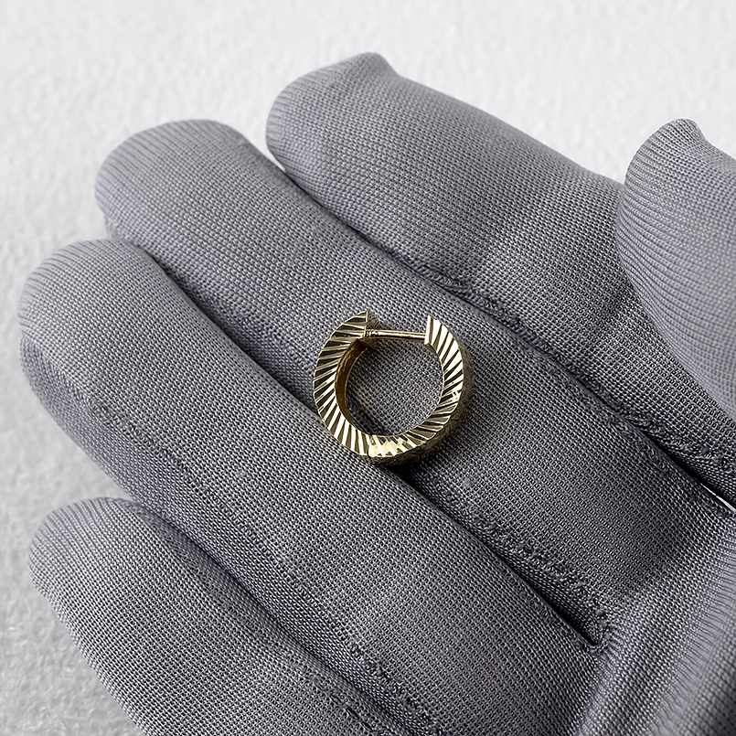 18金 フープピアス 片耳 大ぶり メンズ 中折れ式 ピアス ゴールド 18k イエローゴールド リング カット 普段使い 人気 あすつく 送料無料 セール saleの画像