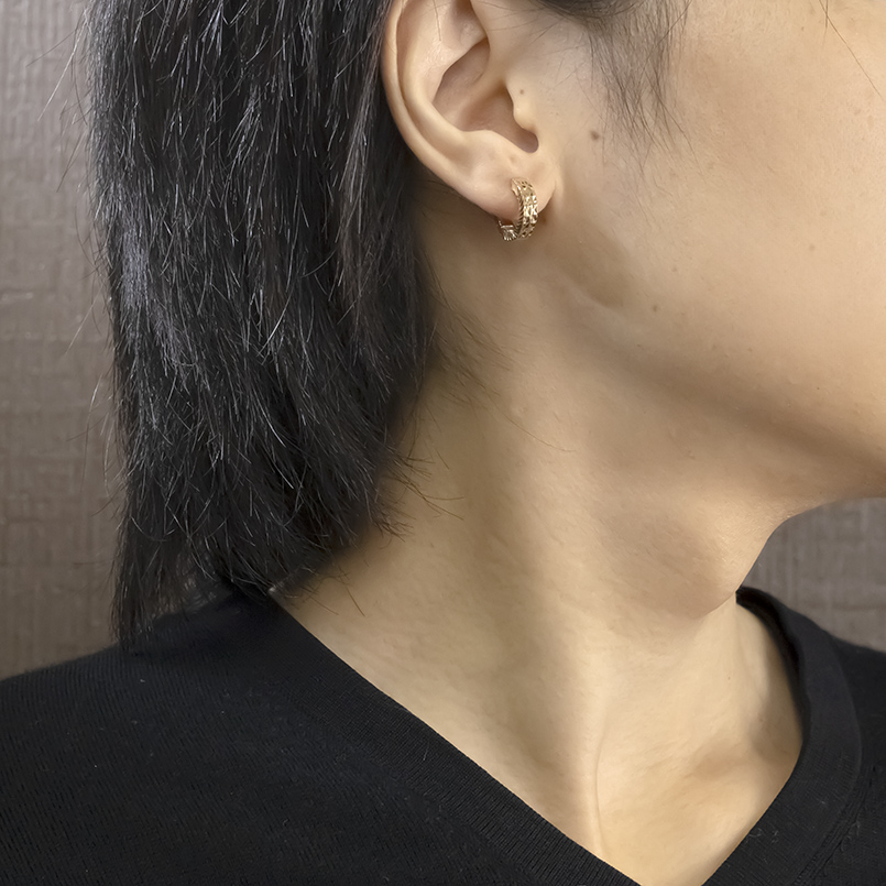 18金 フープピアス 片耳 大ぶり メンズ 中折れ式 ピアス ゴールド 18k イエローゴールド リング カット 普段使い 人気 あすつく 送料無料 セール saleの画像