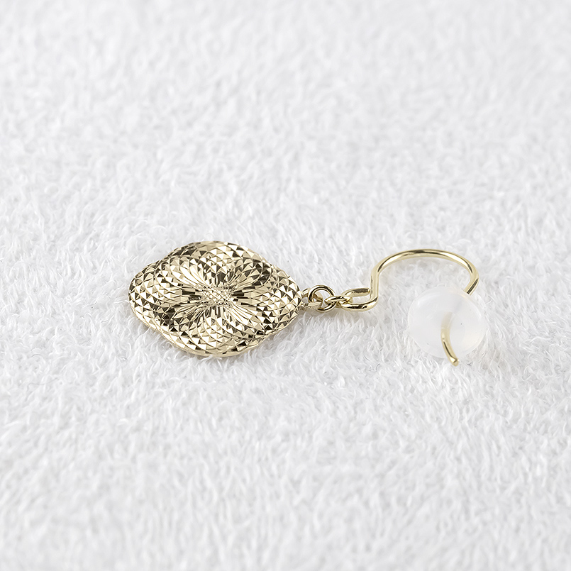 18金 ピアス クローバー レディース ペア 揺れる ゆれる ゴールド 18k ホログラム フックピアス 花 普段使い シンプル あすつく 送料無料 セール saleの画像