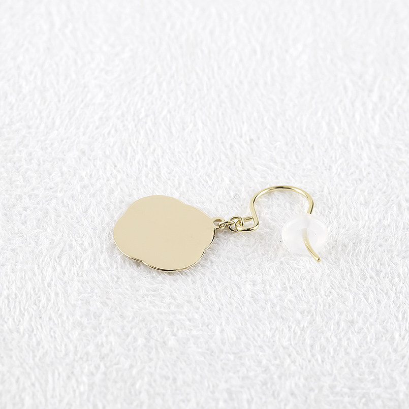 18金 ピアス クローバー レディース ペア 揺れる ゆれる ゴールド 18k ホログラム フックピアス 花 普段使い シンプル あすつく 送料無料 セール saleの画像