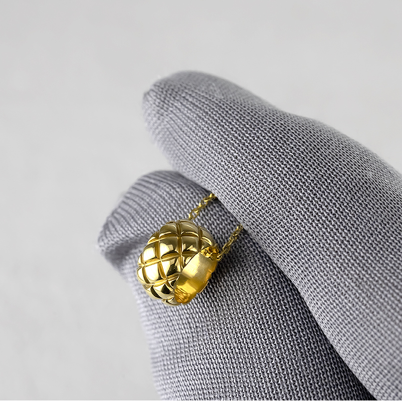 24金 ペンダントトップ 純金 ネックレス トップ 蛇 鱗 メンズ リング 金 ゴールド 24k ウロコ ヘビ スネーク お守り シンプル 人気 送料無料 あすつく セールの画像
