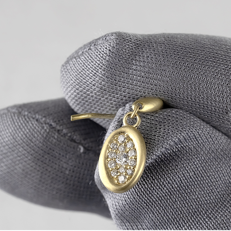 18金 ピアス ダイヤモンド 0.16ct レディース オーバル ペア 揺れる ゆれる ゴールド 18k フックピアス つや消し 普段使い シンプル 人気 送料無料 セール saleの画像