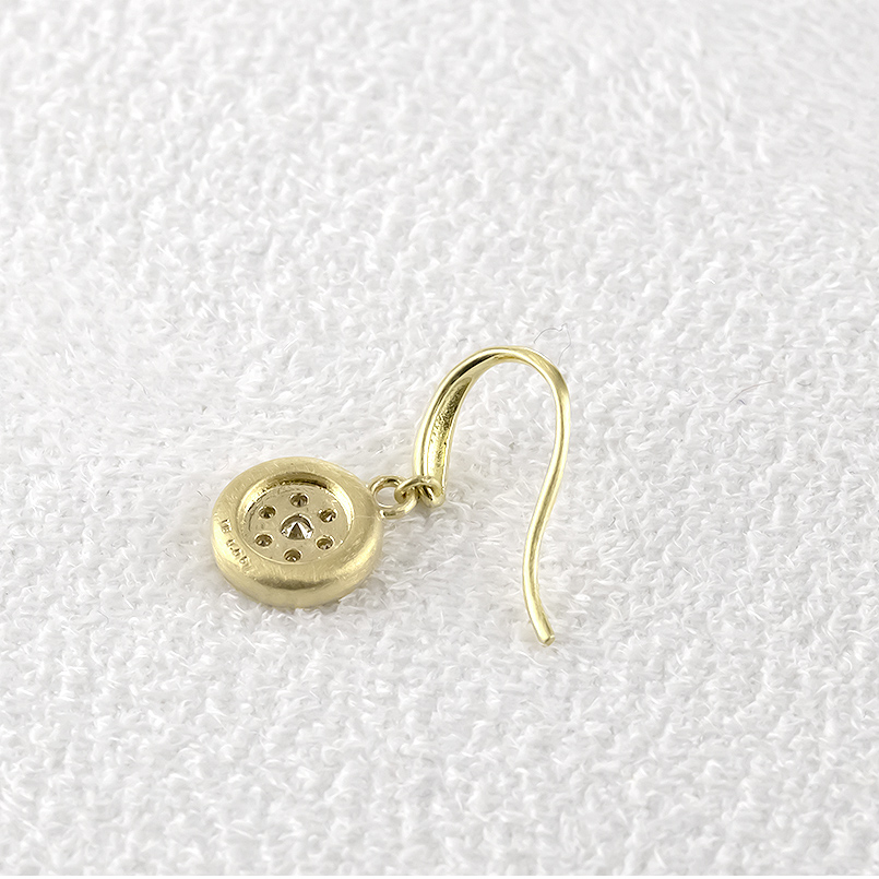 18金 ピアス ダイヤモンド 0.18ct レディース サークル ペア 揺れる ゆれる ゴールド 18k フックピアス つや消し 普段使い シンプル 人気 送料無料 セール saleの画像