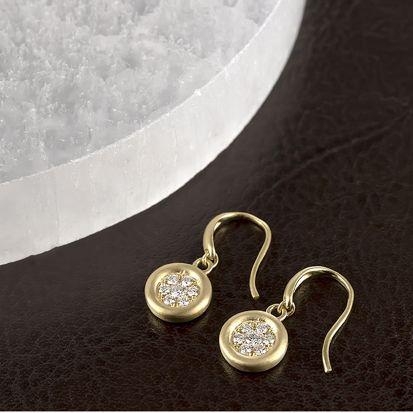 18金 ピアス ダイヤモンド 0.18ct レディース サークル ペア 揺れる ゆれる ゴールド 18k フックピアス つや消し 普段使い シンプル 人気 送料無料 セール saleの画像
