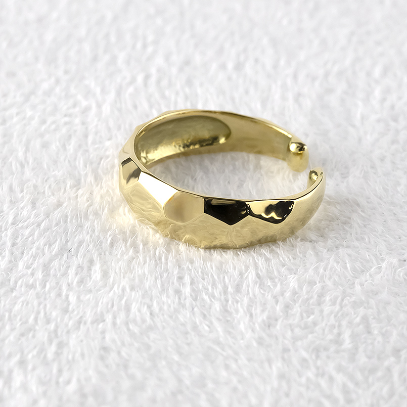18金 イヤーカフ 片耳 レディース 大ぶり ゴールド 18k フープ リング イヤークリップ イヤリング 地金 おしゃれ 人気 あすつく 送料無料 セール saleの画像