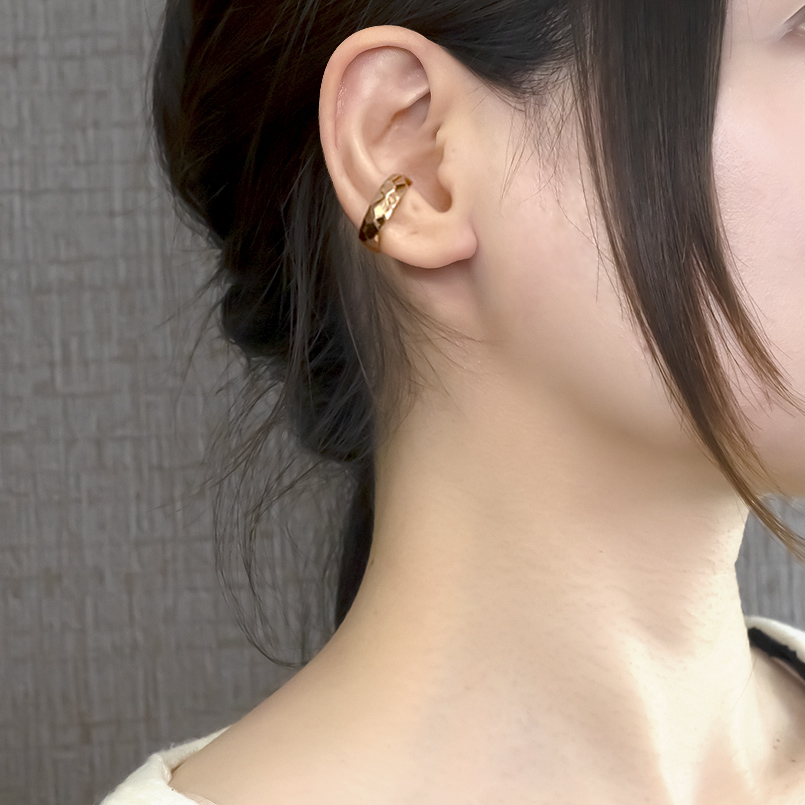 18金 イヤーカフ 片耳 レディース 大ぶり ゴールド 18k フープ リング イヤークリップ イヤリング 地金 おしゃれ 人気 あすつく 送料無料 セール saleの画像