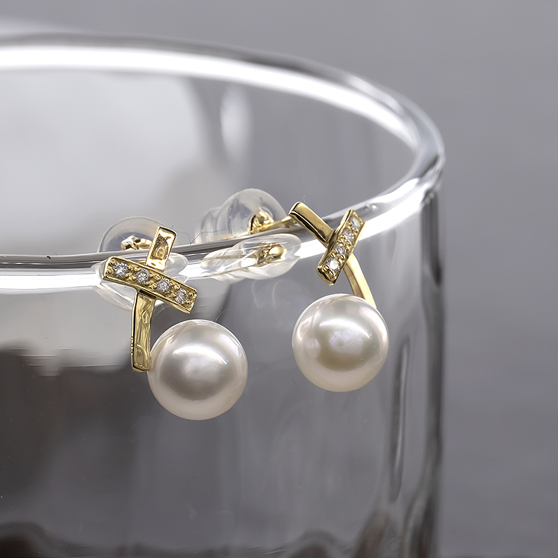 18金 ピアス パール 真珠 ダイヤモンド レディース クロス ペア 揺れる ゆれる ゴールド 18k アコヤ あこや真珠 フォーマル あすつく 送料無料 セール saleの画像