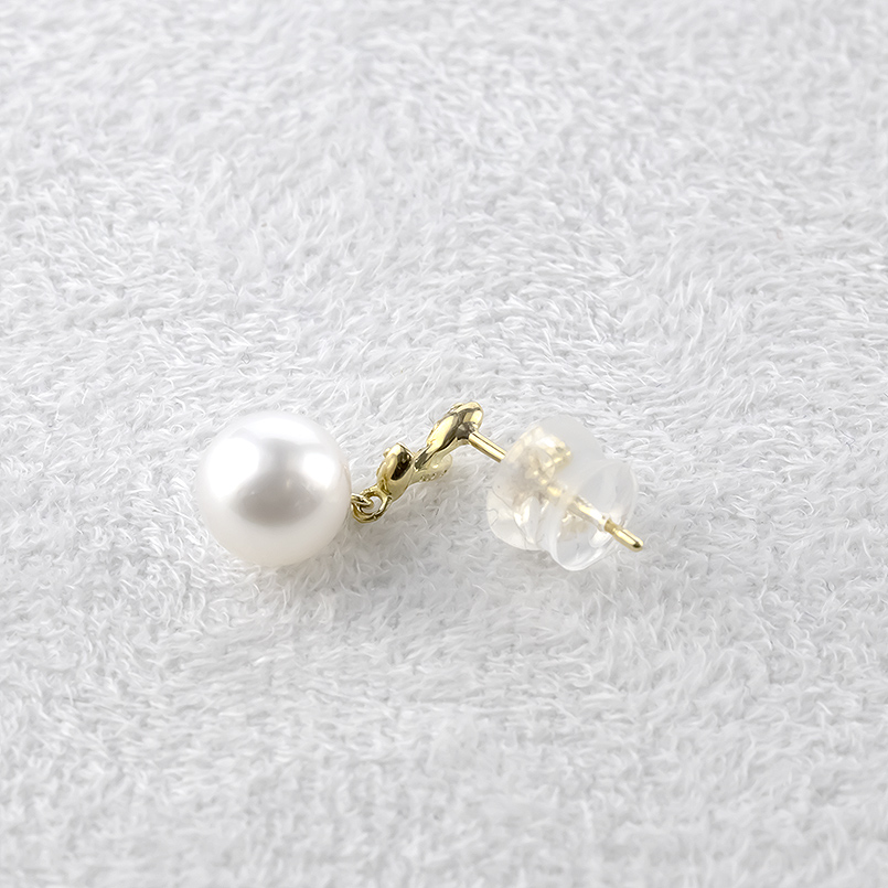 18金 ピアス パール 真珠 ダイヤモンド レディース 若葉 ペア 揺れる ゆれる ゴールド 18k アコヤ あこや真珠 フォーマル あすつく 送料無料 セール saleの画像