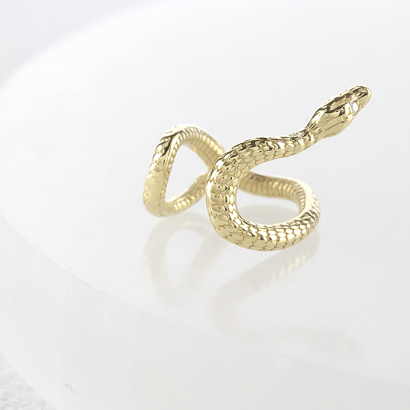 18金 イヤーカフ 蛇 ダイヤモンド 右耳用 レディース イヤーラップ イヤークリップ 片耳 ゴールド 18k 金 ヘビ スネーク へび あすつく 送料無料 セール saleの画像