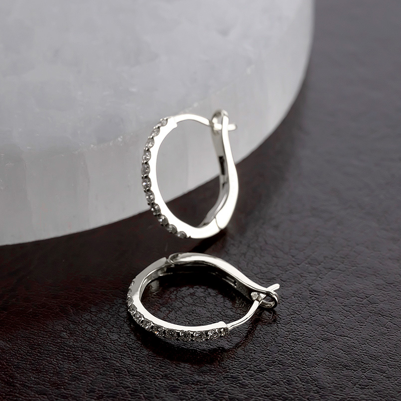 プラチナ フープピアス ダイヤモンド 0.3ct 大きめ レディース pt900 中折れ式 貫通式 フープ 大ぶり シンプル おしゃれ 人気 あすつく 送料無料 セール saleの画像