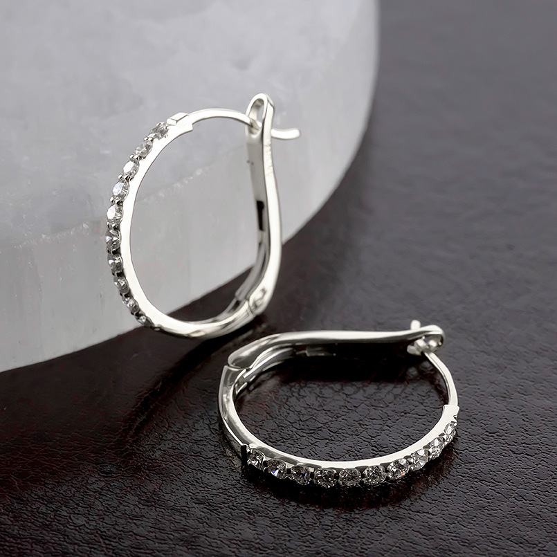 プラチナ フープピアス ダイヤモンド 0.5ct 大きめ レディース pt900 中折れ式 貫通式 フープ 大ぶり シンプル おしゃれ 人気 あすつく 送料無料 セール saleの画像