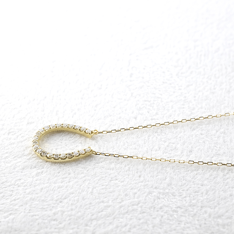 18金 馬蹄 ネックレス ダイヤモンド 0.30ct ペンダントトップ レディース お守り ゴールド 18k ホースシュー 蹄鉄 チェーン シンプル 人気 送料無料 セール saleの画像