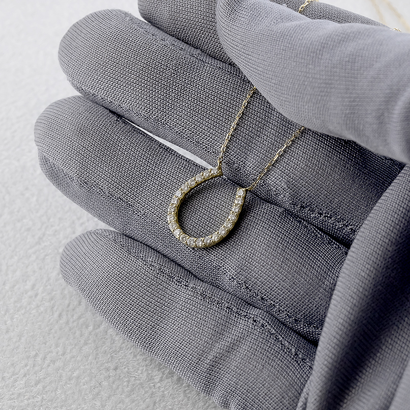 18金 馬蹄 ネックレス ダイヤモンド 0.30ct ペンダントトップ レディース お守り ゴールド 18k ホースシュー 蹄鉄 チェーン シンプル 人気 送料無料 セール saleの画像