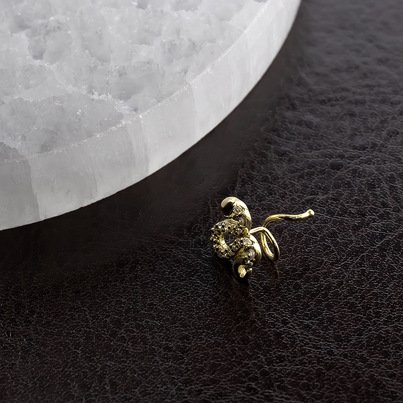 18金 蛇 ピアス ダイヤモンド レディース 馬蹄 装着簡単 お守り キャッチのいらないピアス ゴールド 18k キャッチナッシャー スネーク へび あすつく 送料無料の画像