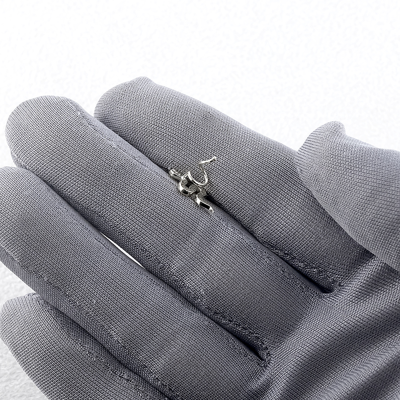 プラチナ 蛇 ピアス ダイヤモンド レディース 装着簡単 金 お守り キャッチのいらないピアス pt900 キャッチナッシャー スネーク へび あすつく 送料無料 saleの画像